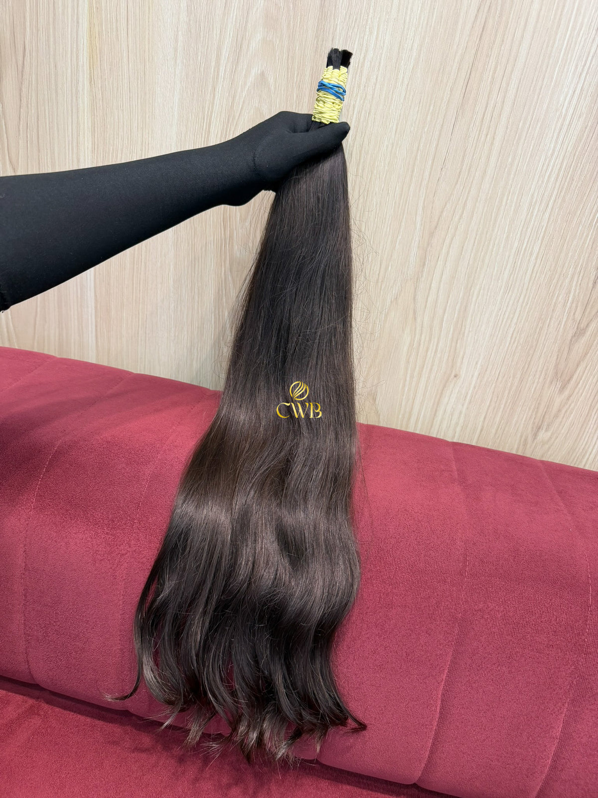 Cabelo humano natural castanho médio ondulado 67cm 128g — mega hair peça única CWB, vista de trás
