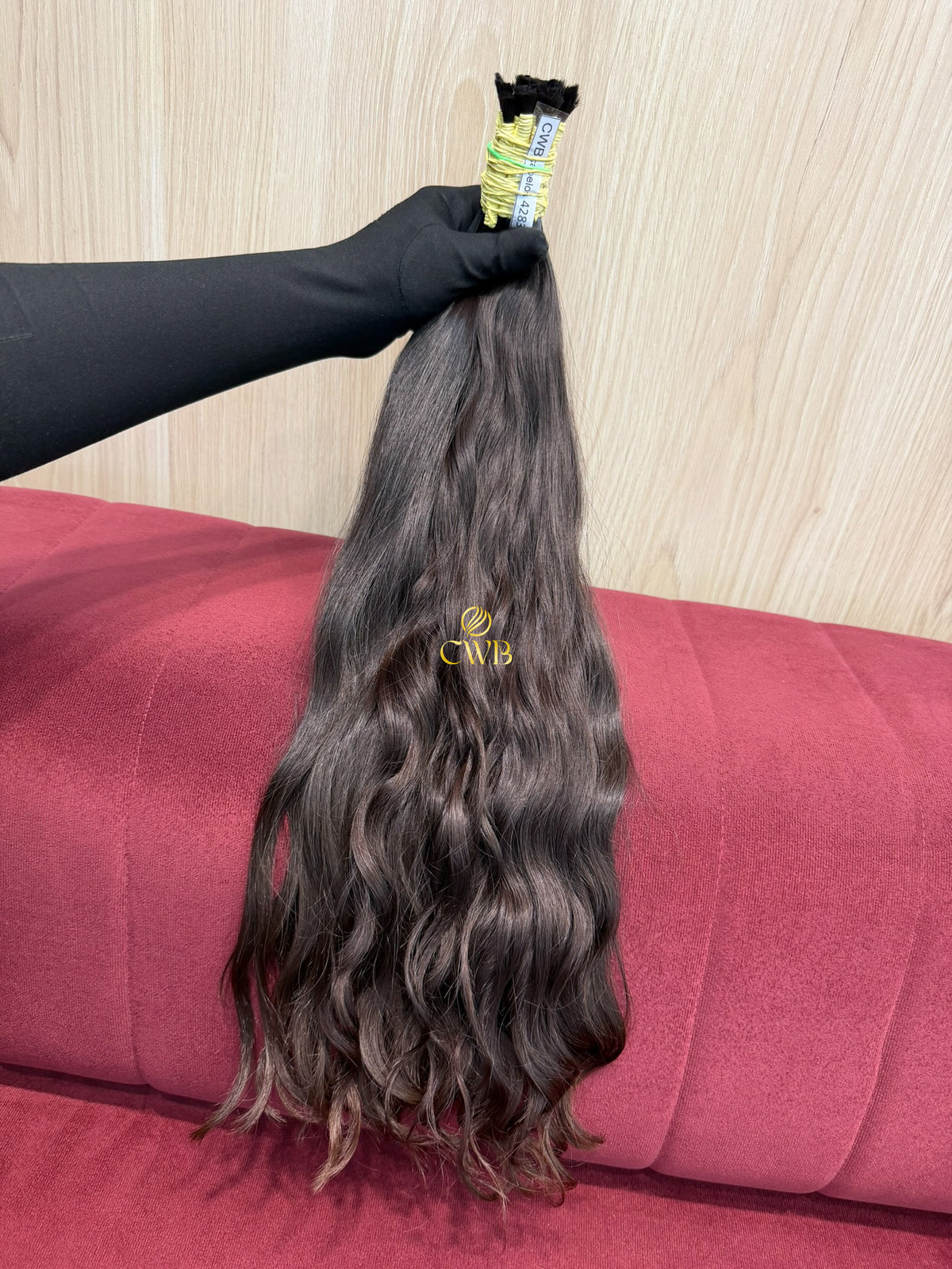 Cabelo castanho médio 59cm sendo medido — 224g brasileiro do Sul