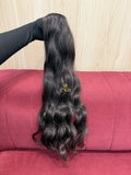 Cabelo humano natural castanho escuro ondulado 59cm 91g — mega hair peça única CWB, vista de trás