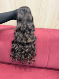 Cabelo humano natural castanho escuro ondulado 49cm 91g — mega hair peça única CWB, vista de trás