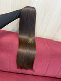 Cabelo humano natural castanho claro liso 61cm 111g — mega hair peça única CWB, vista de trás