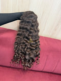 Cabelo humano natural castanho médio ondulado 56cm 144g — mega hair peça única CWB, vista de trás