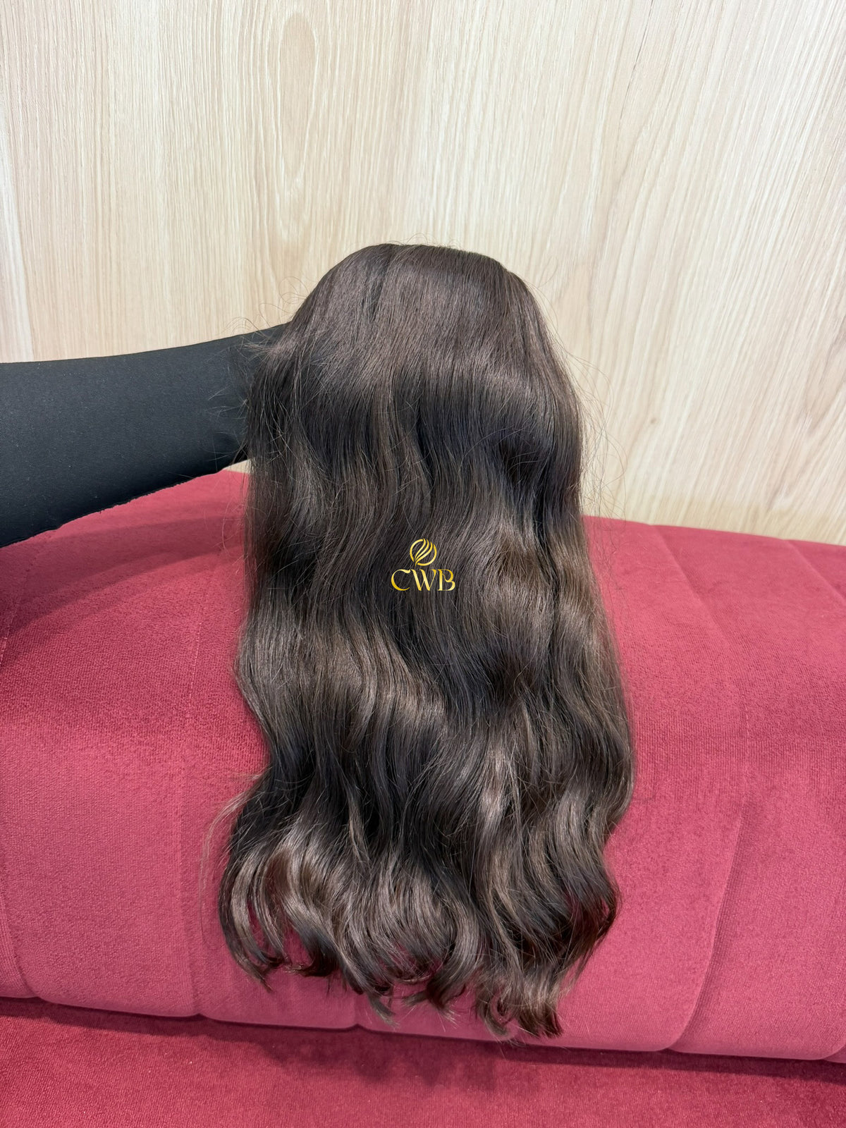 Cabelo humano natural castanho médio ondulado 50cm 193g — mega hair peça única CWB, vista de trás