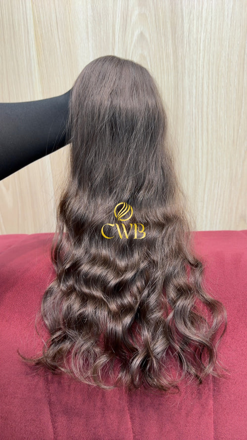 Cabelo humano natural castanho claro ondulado 53cm 73g — mega hair peça única CWB, vista de trás