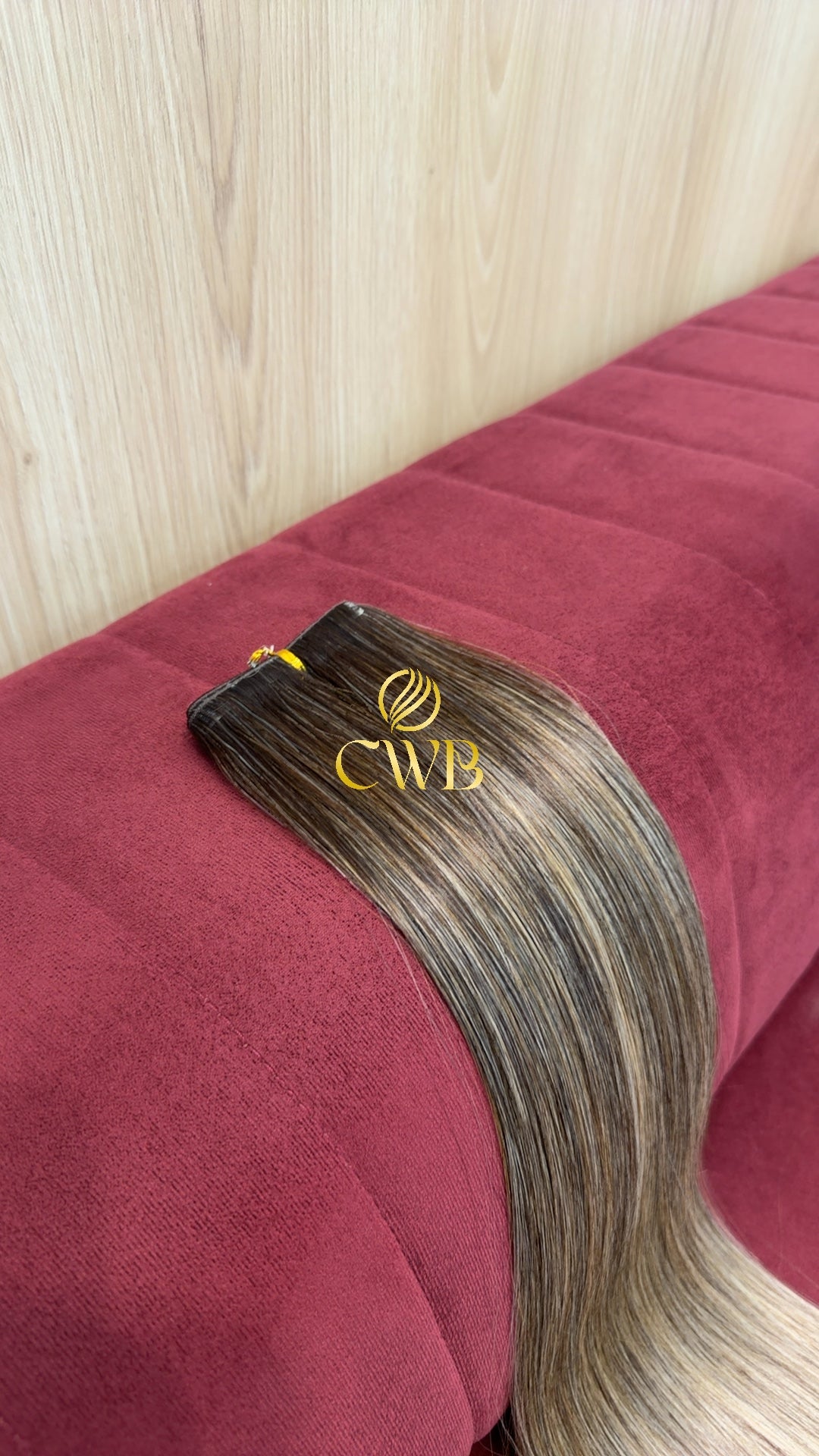 Cabelo loiro descolorido 61cm sendo medido — 101g brasileiro do Sul