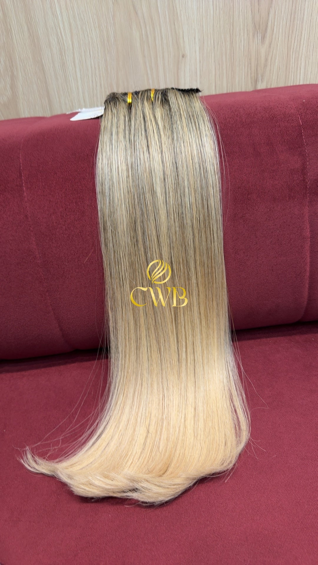 Cabelo loiro descolorido 52cm sendo medido — 98g brasileiro do Sul