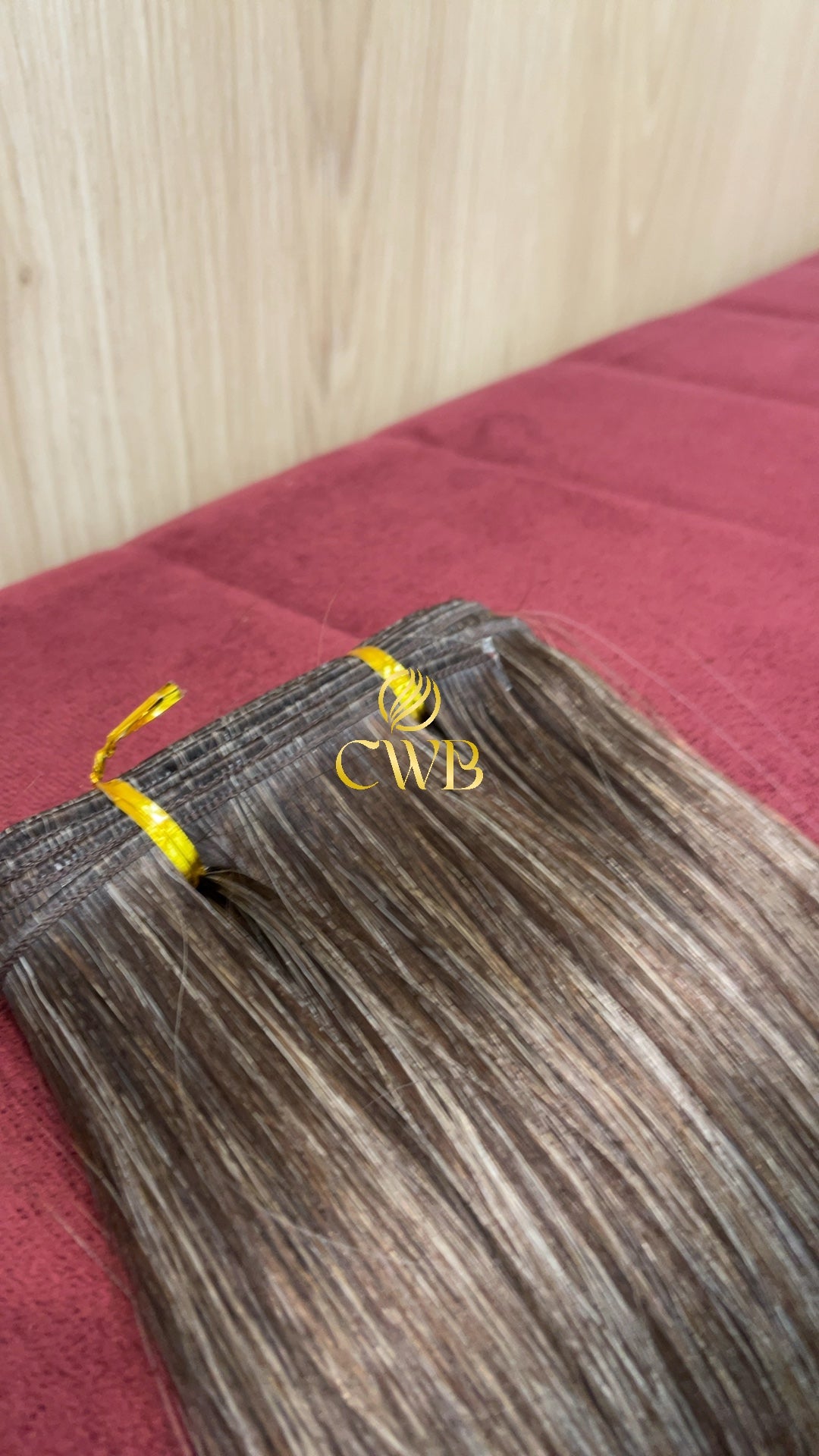 Cabelo loiro descolorido 39cm sendo medido — 80g brasileiro do Sul