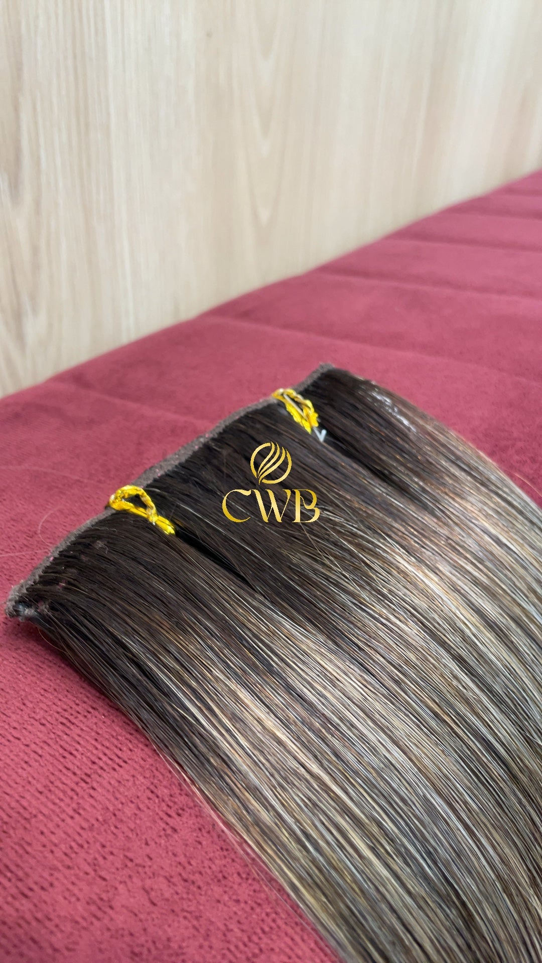 Textura do mega hair loiro descolorido liso natural CWB — peça única