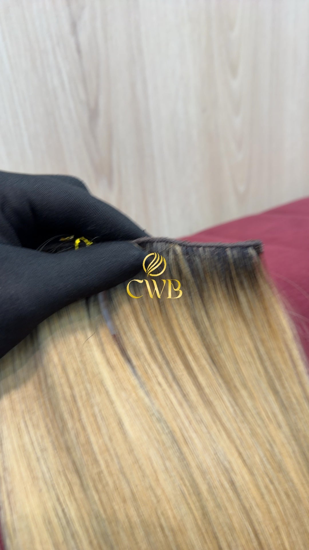 Cabelo loiro descolorido natural 50cm 147g — CWB Cabelos Humanos