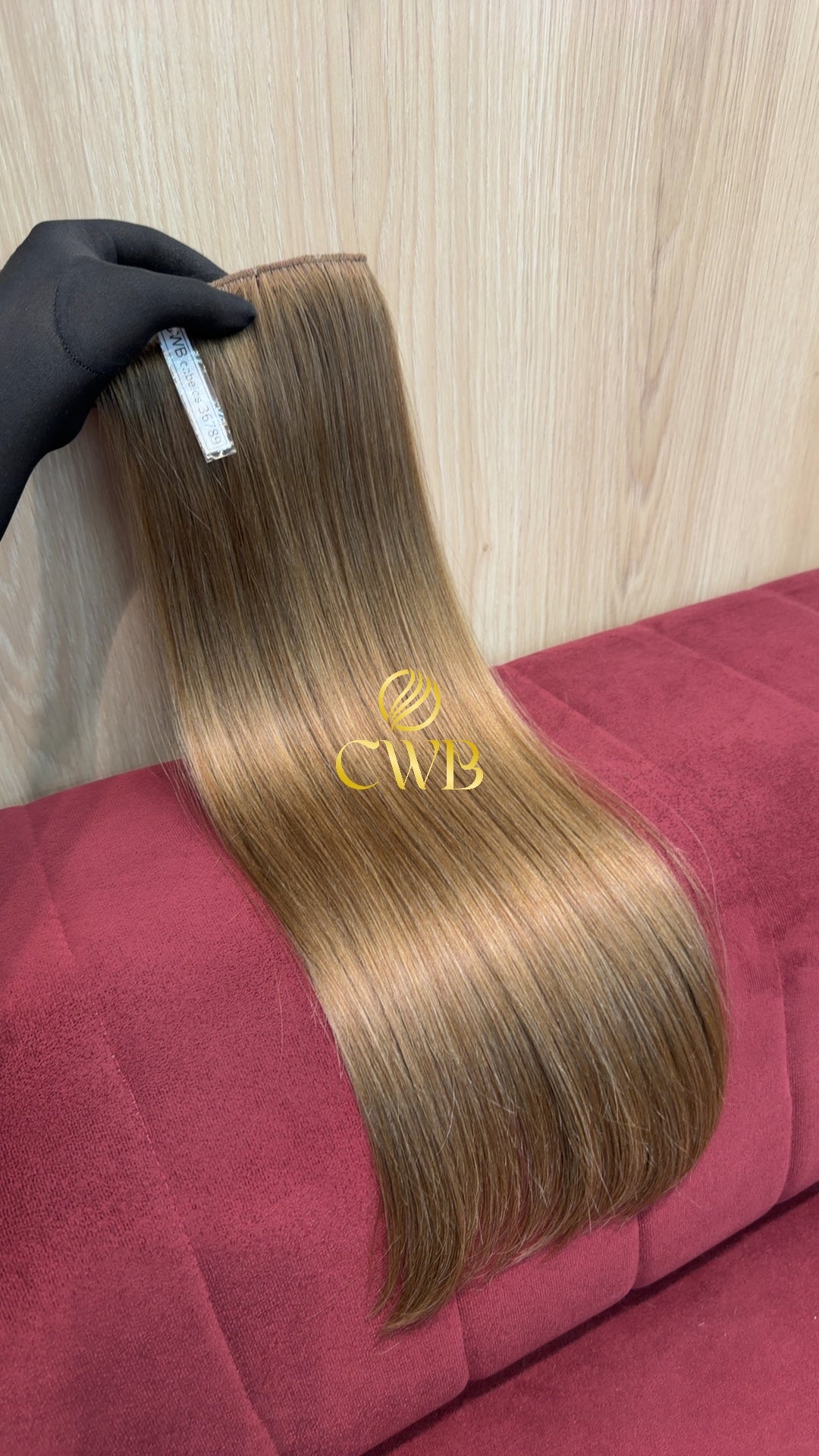 Detalhe do cabelo loiro claro liso 51cm — CWB Cabelos
