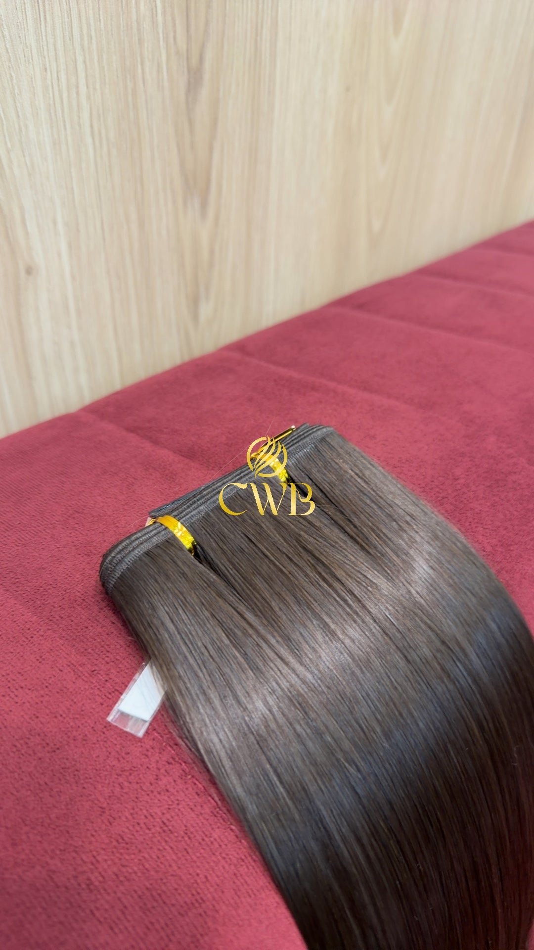Textura do mega hair loiro escuro liso natural CWB — peça única