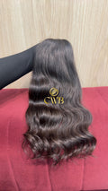 Cabelo humano natural castanho escuro ondulado 45cm 97g — mega hair peça única CWB, vista de trás