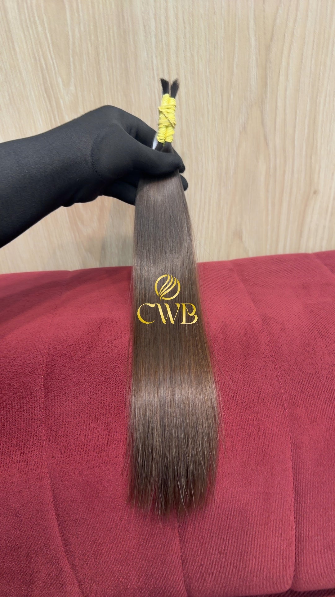 Cabelo loiro escuro 40cm sendo medido — 26g brasileiro do Sul