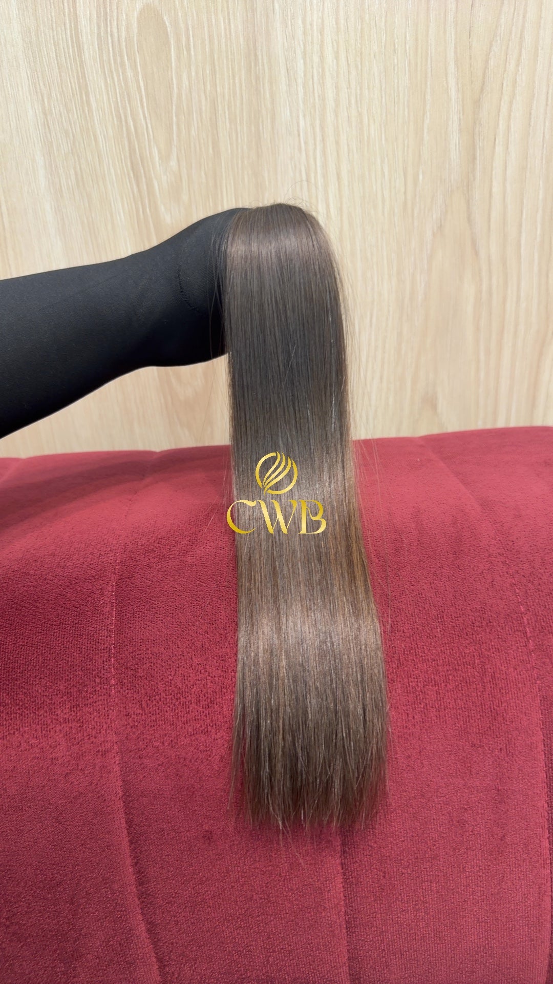 Cabelo humano natural loiro escuro liso 40cm 26g — mega hair peça única CWB, vista de trás