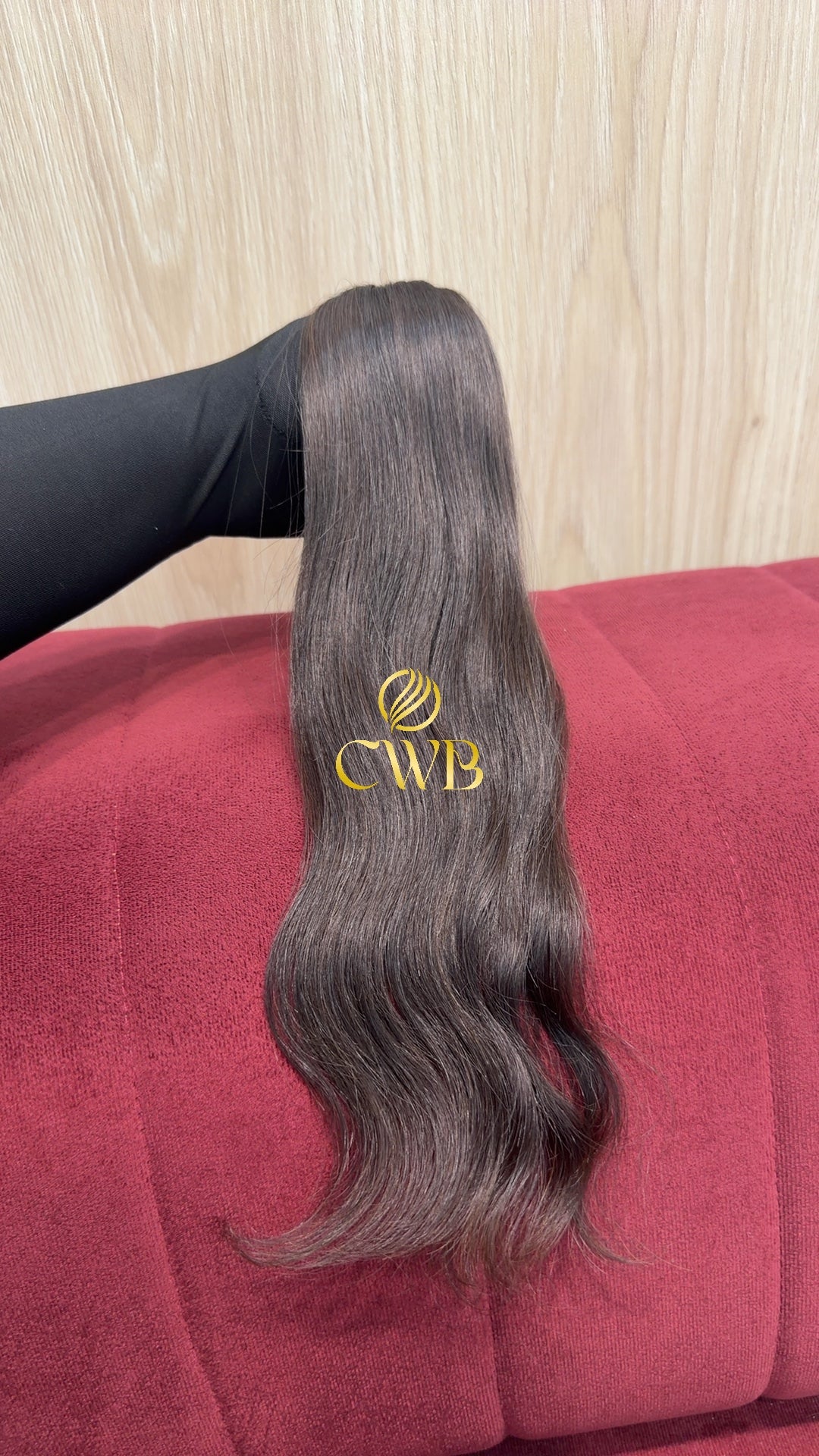 Cabelo humano natural castanho médio ondulado 42cm 31g — mega hair peça única CWB, vista de trás