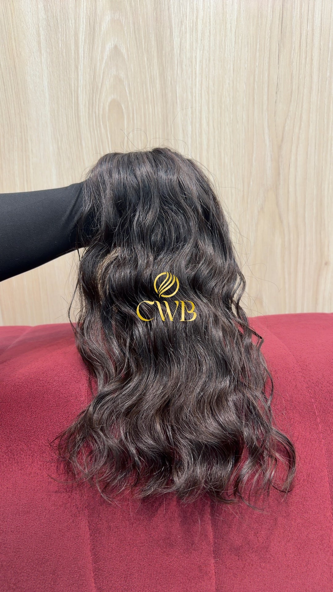 Cabelo humano natural castanho médio ondulado 42cm 74g — mega hair peça única CWB, vista de trás