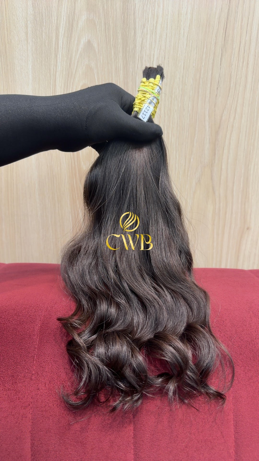 Cabelo castanho claro 41cm sendo medido — 87g brasileiro do Sul