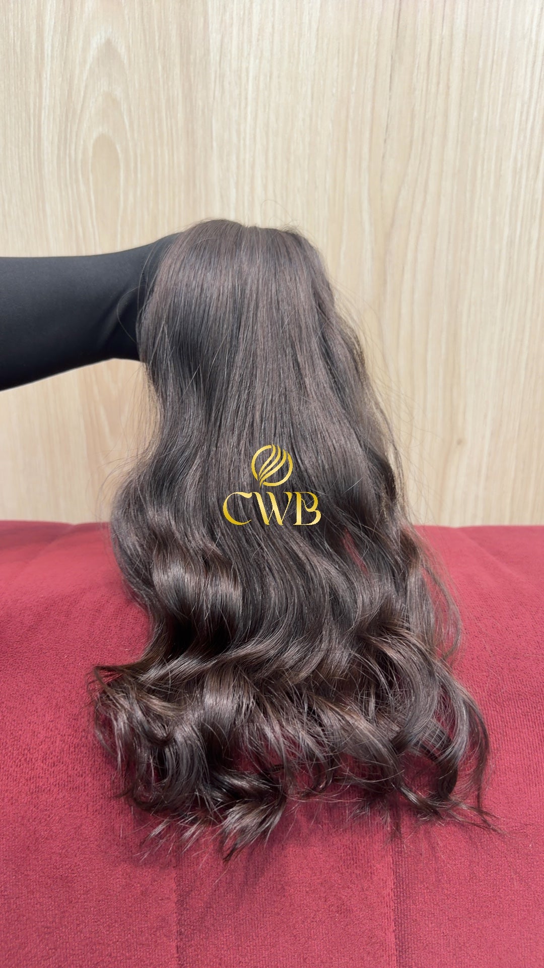 Cabelo humano natural castanho claro ondulado 41cm 87g — mega hair peça única CWB, vista de trás