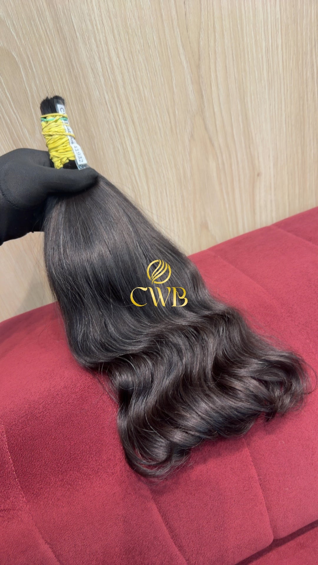 Textura do mega hair castanho escuro ondulado natural CWB — peça única
