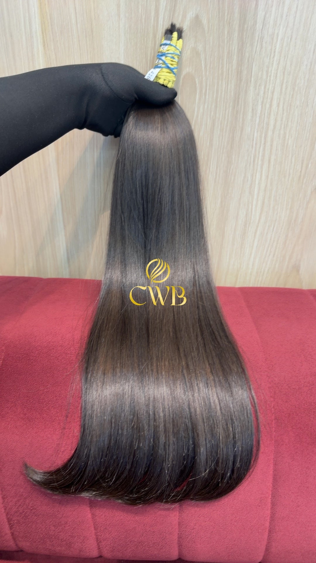Cabelo castanho escuro 61cm sendo medido — 151g brasileiro do Sul