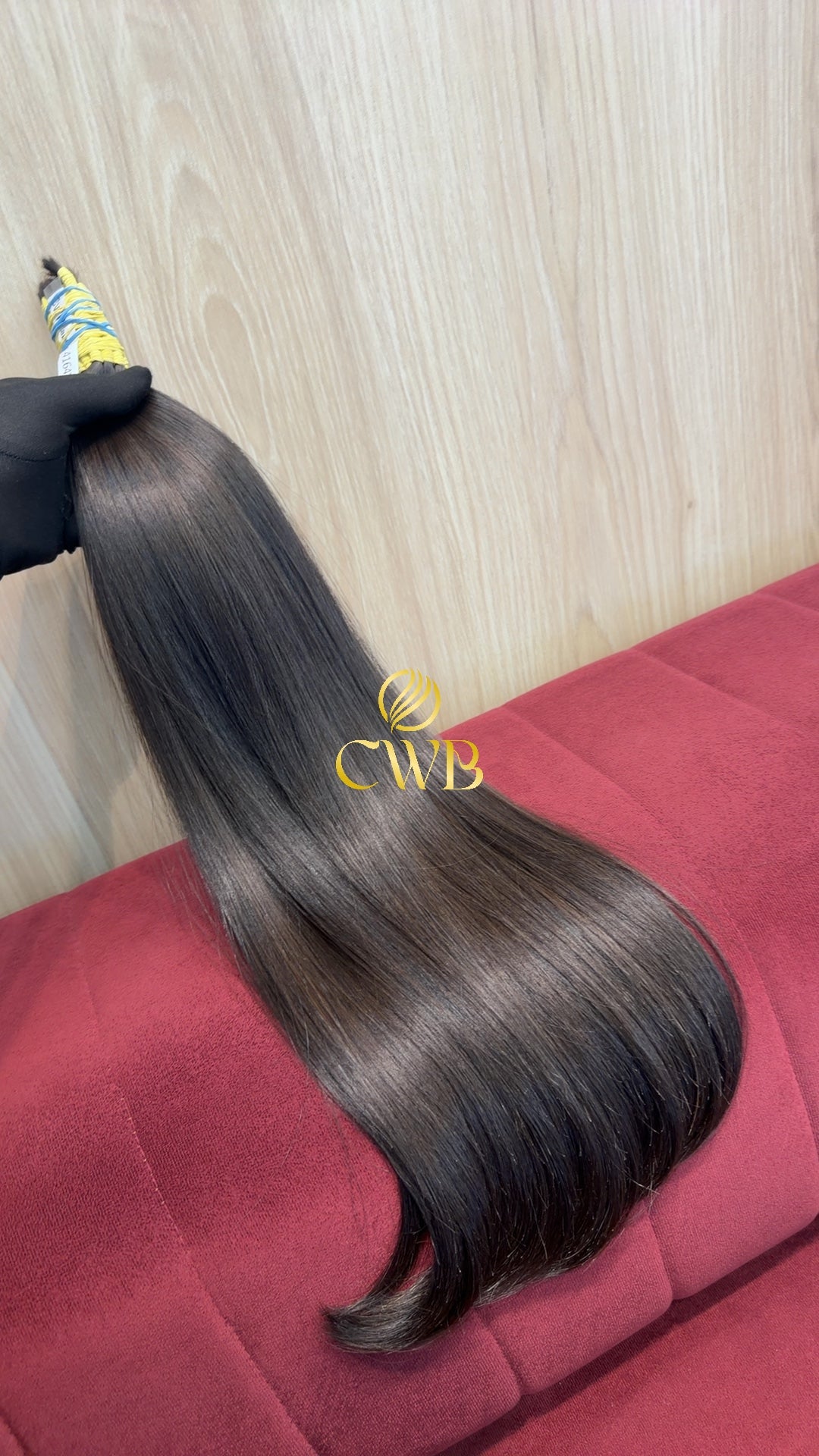 Textura do mega hair castanho escuro liso natural CWB — peça única
