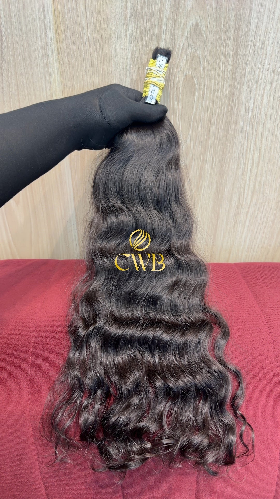Cabelo castanho escuro 51cm sendo medido — 117g brasileiro do Sul