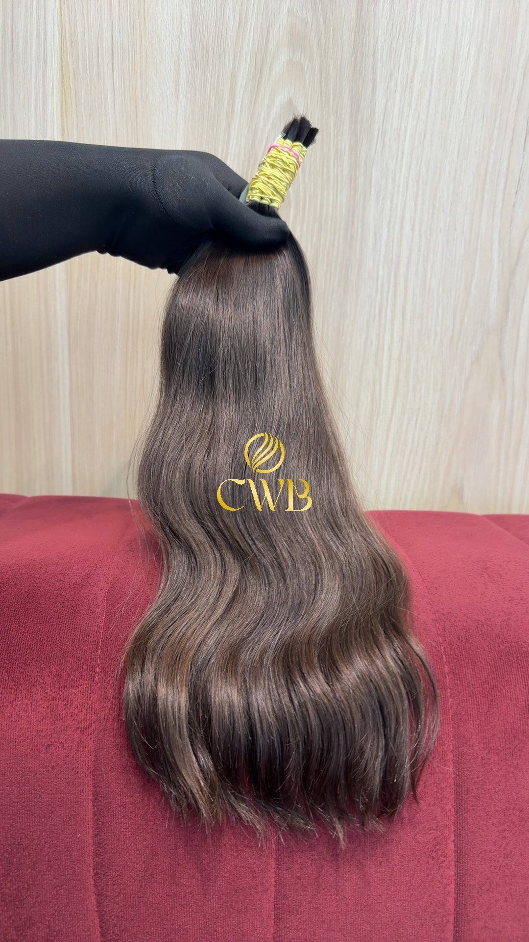 Cabelo castanho médio 48cm sendo medido — 112g brasileiro do Sul