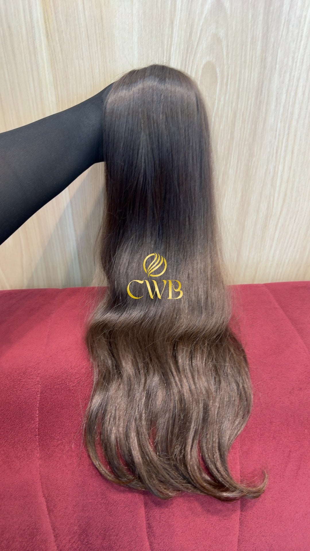 Cabelo humano natural castanho claro ondulado 60cm 123g — mega hair peça única CWB, vista de trás