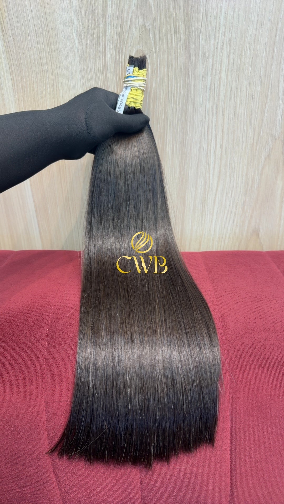 Cabelo humano natural castanho claro liso 57cm 134g — mega hair peça única CWB, vista de trás