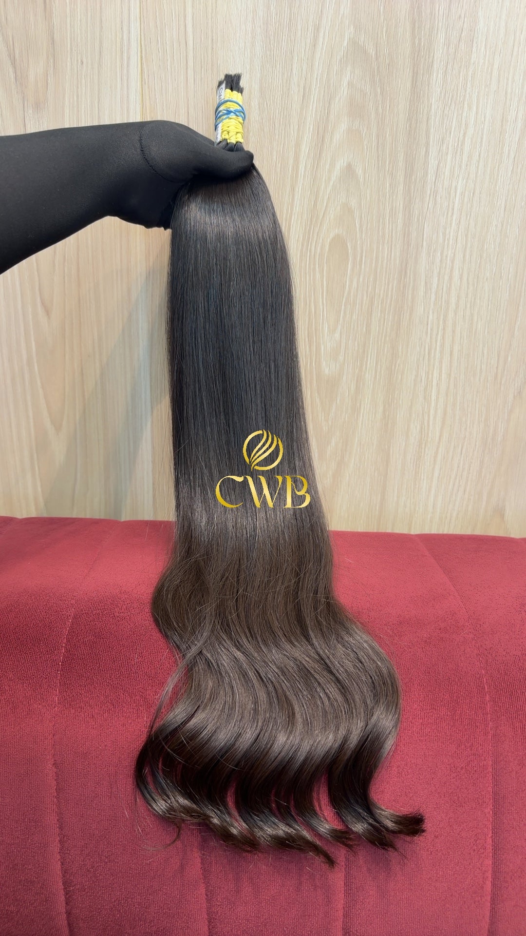 Cabelo castanho escuro 65cm sendo medido — 134g brasileiro do Sul