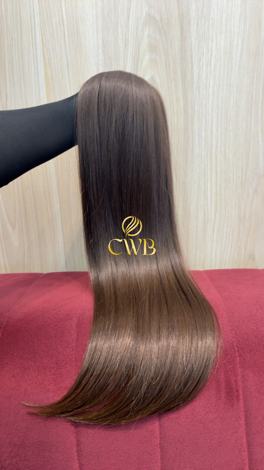 Cabelo humano natural loiro escuro liso 65cm 205g — mega hair peça única CWB, vista de trás
