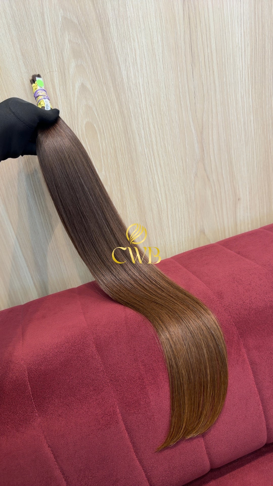 Textura do mega hair loiro escuro liso natural CWB — peça única