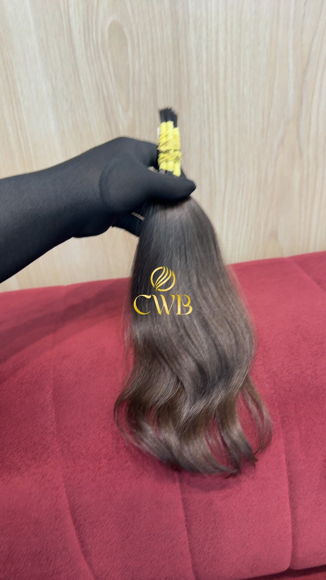 Cabelo castanho claro 36cm sendo medido — 37g brasileiro do Sul