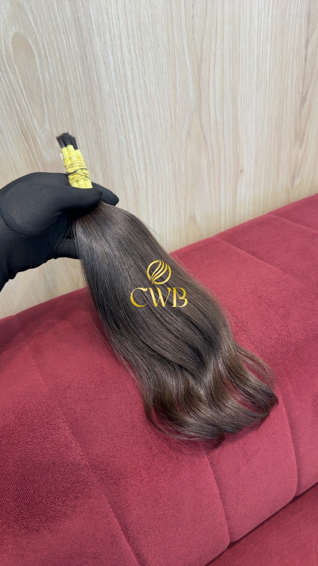 Textura do mega hair castanho claro ondulado natural CWB — peça única