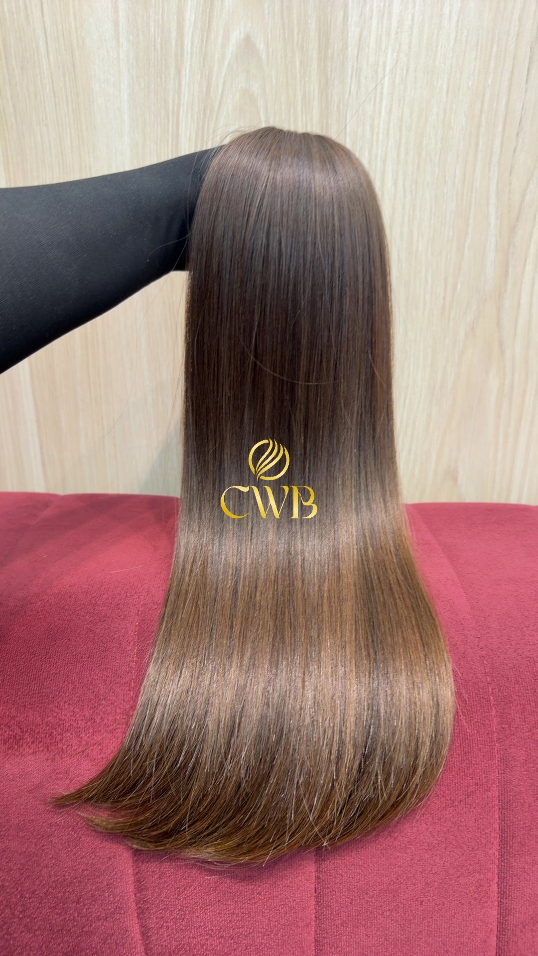 Textura do mega hair loiro escuro liso natural CWB — peça única