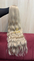 Cabelo humano natural loiro descolorido global ondulado 71cm 210g — mega hair peça única CWB, vista de trás