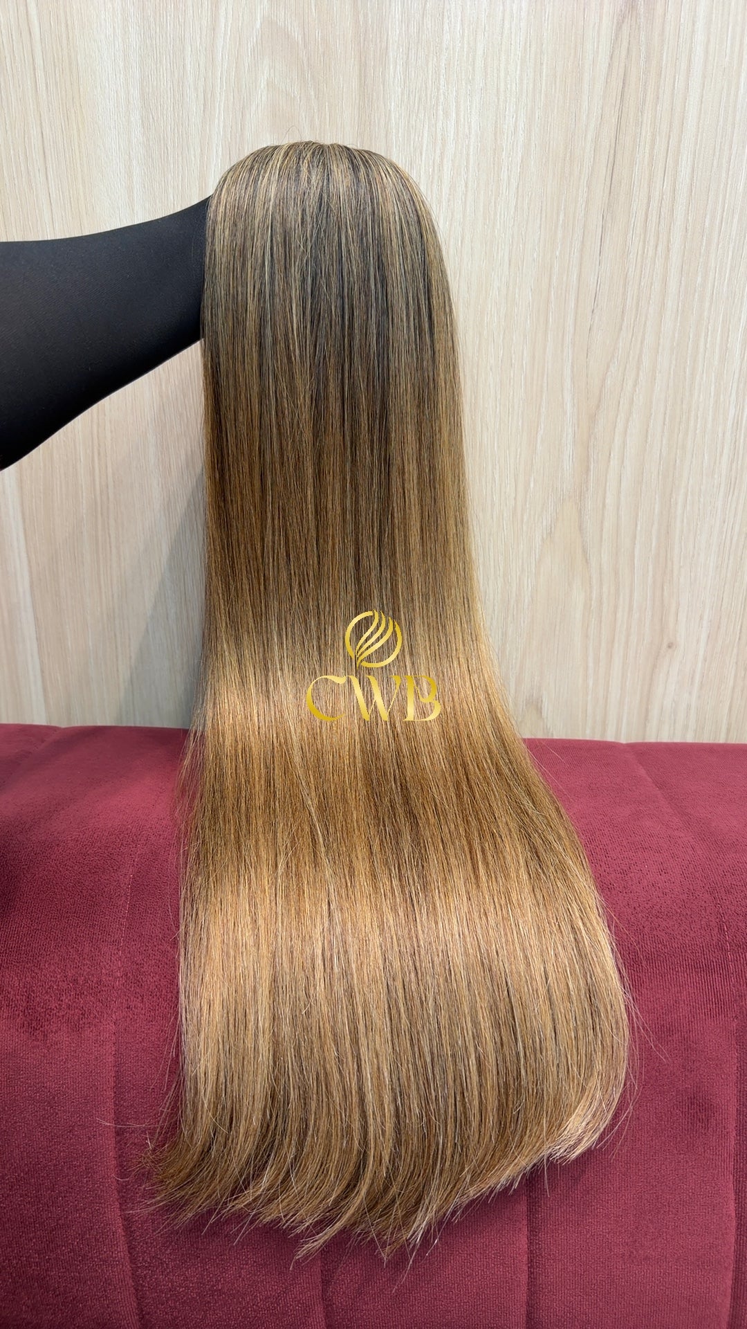Cabelo humano natural loiro descolorido moreno iluminado liso 73cm 197g — mega hair peça única CWB, vista de trás