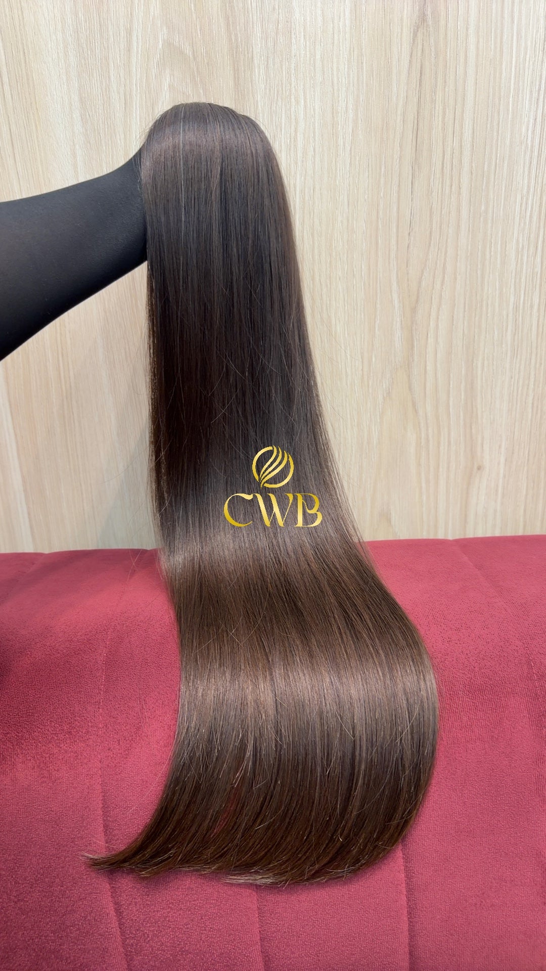 Cabelo castanho claro 72cm sendo medido — 179g brasileiro do Sul