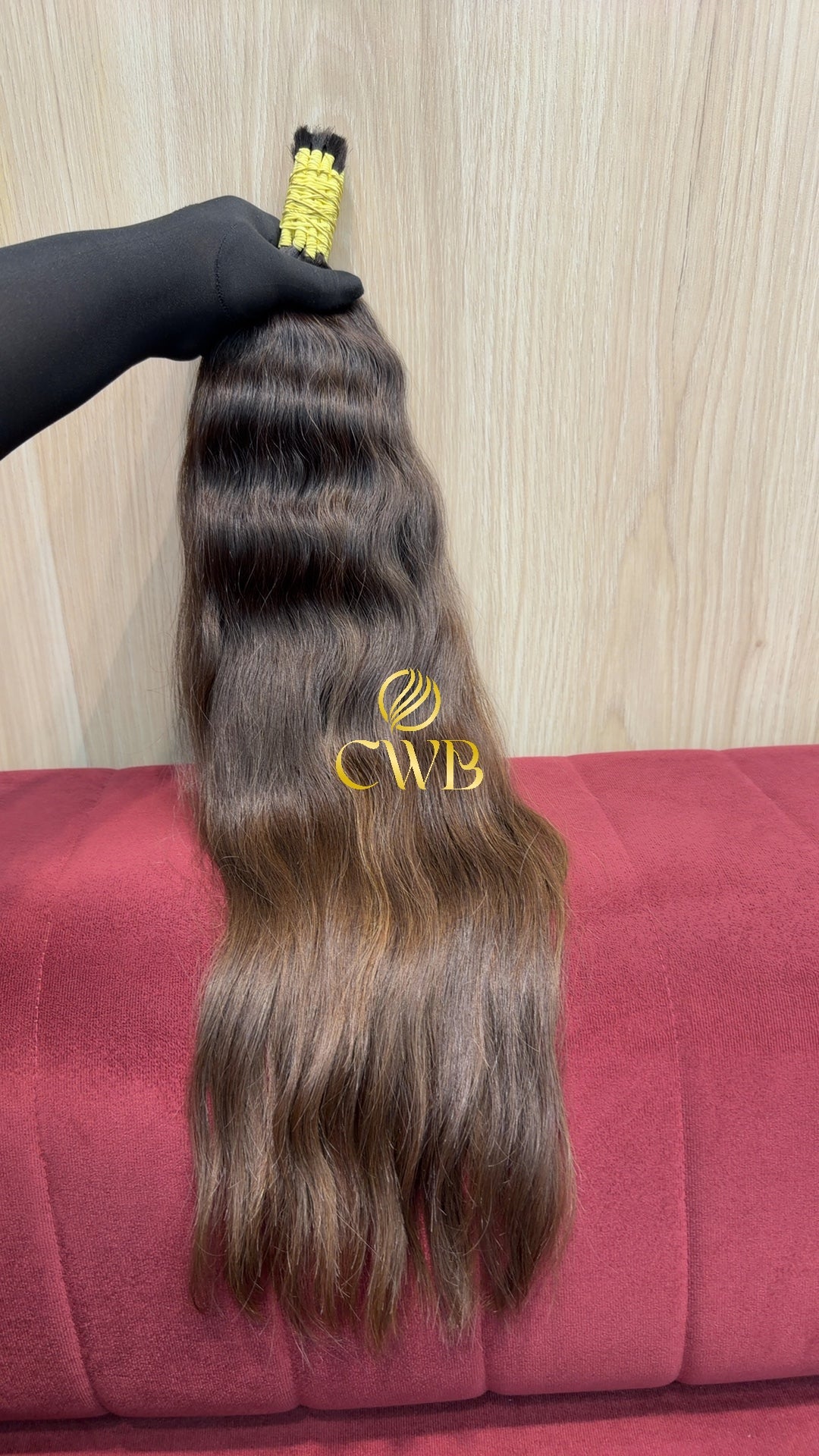 Cabelo loiro descolorido moreno iluminado 65cm sendo medido — 202g brasileiro do Sul