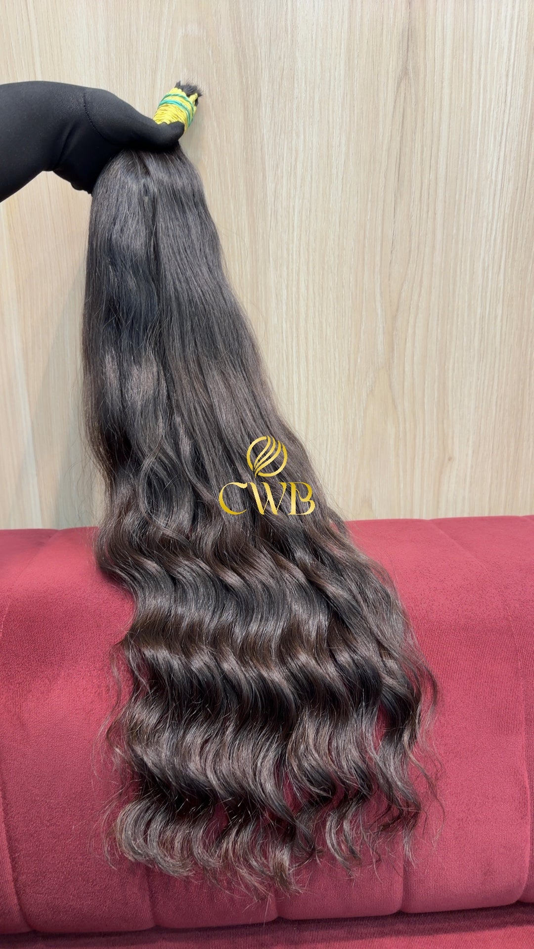 Textura do mega hair castanho escuro ondulado natural CWB — peça única