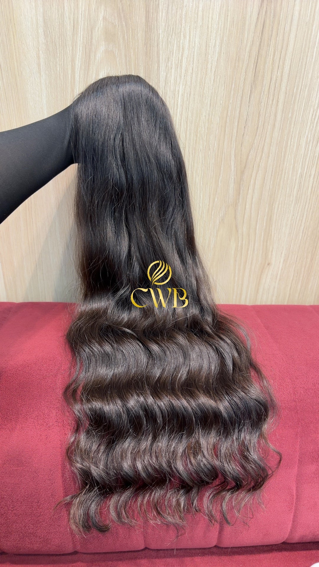 Cabelo castanho escuro 70cm sendo medido — 184g brasileiro do Sul