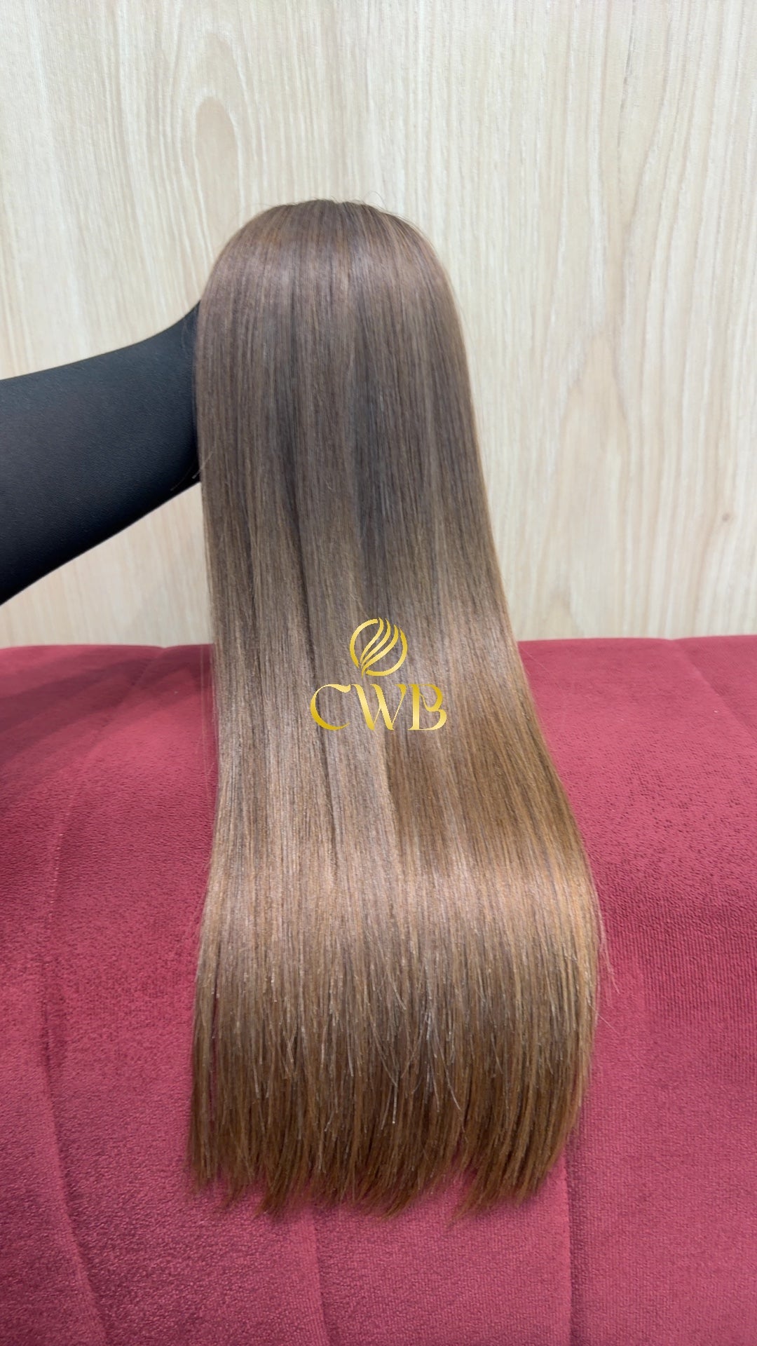 Cabelo loiro médio 52cm sendo medido — 157g brasileiro do Sul