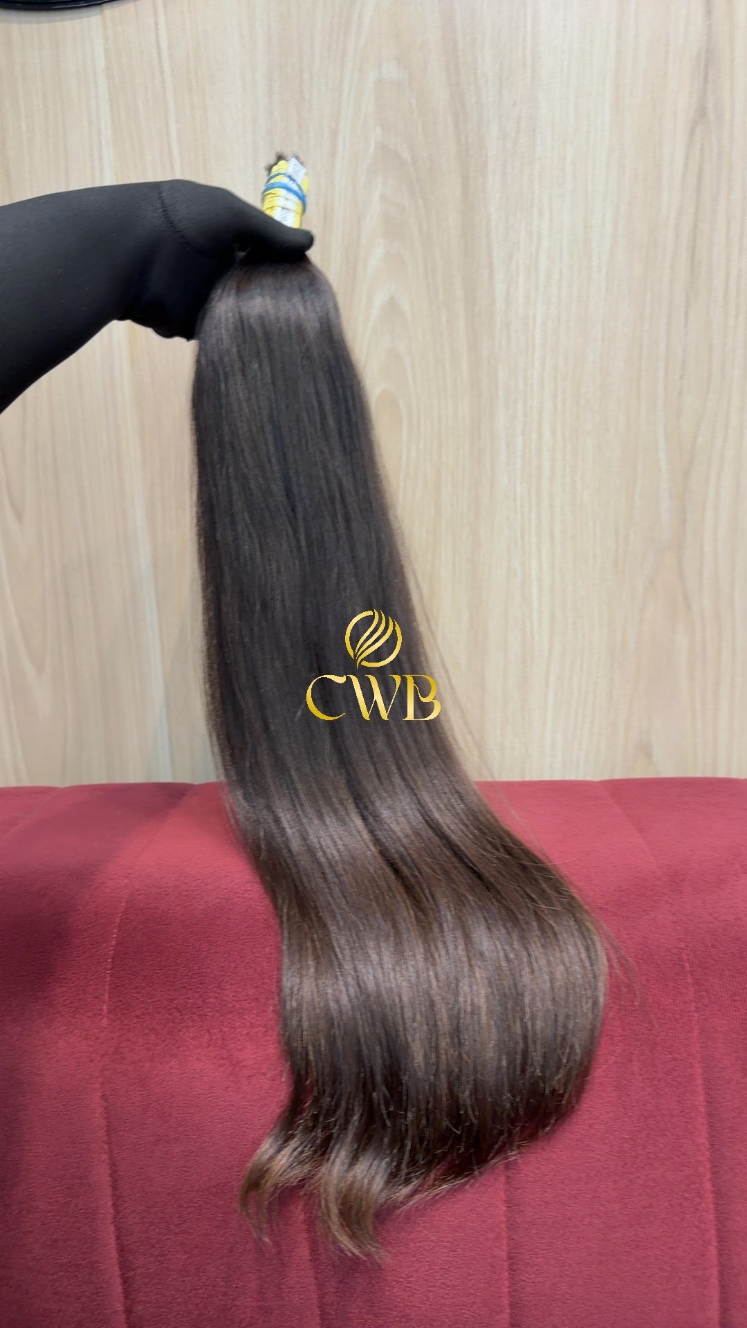Textura do mega hair castanho claro liso natural CWB — peça única