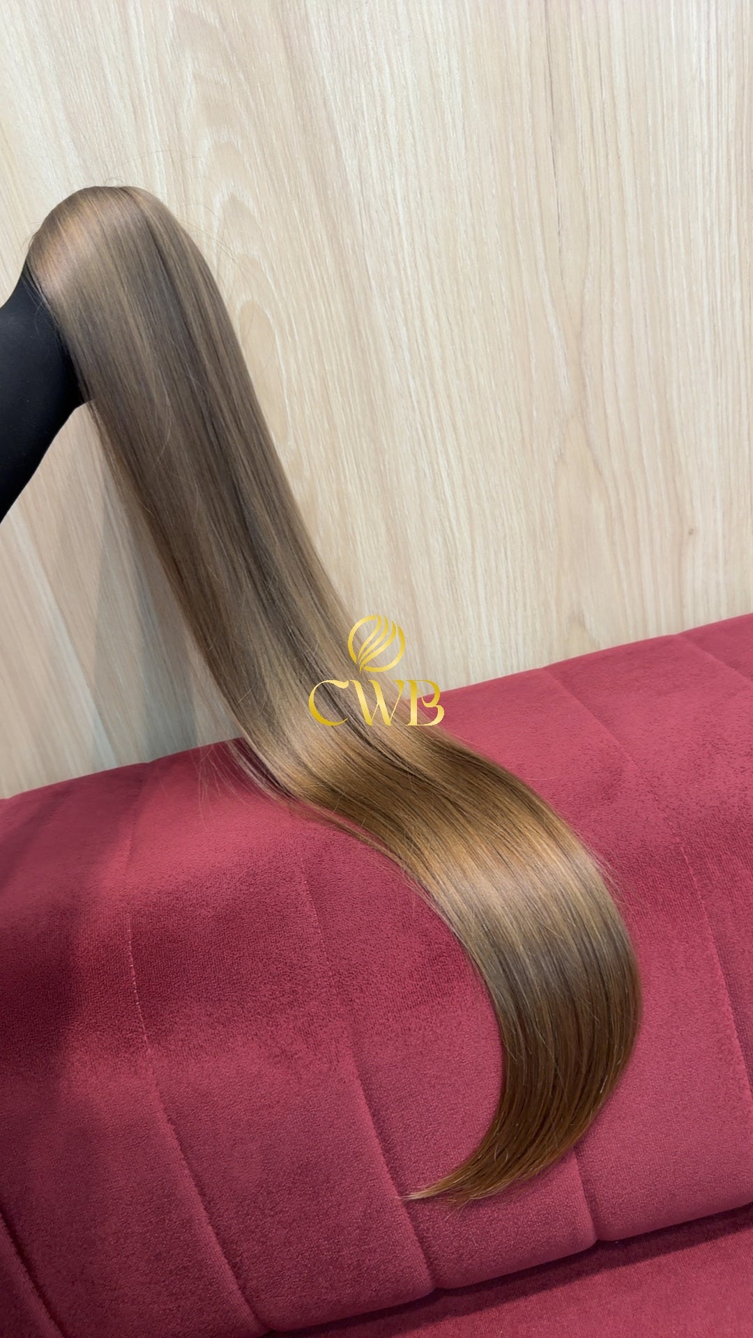 Detalhe do cabelo loiro claro liso 78cm — CWB Cabelos