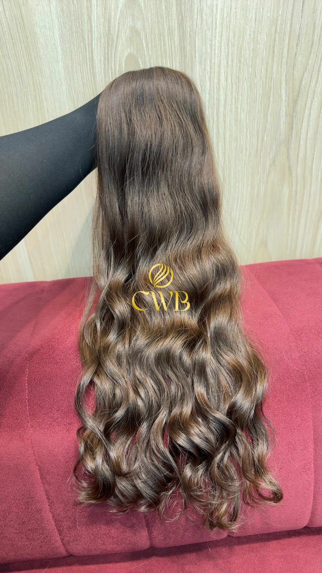 Cabelo humano natural loiro escuro ondulado 59cm 158g — mega hair peça única CWB, vista de trás