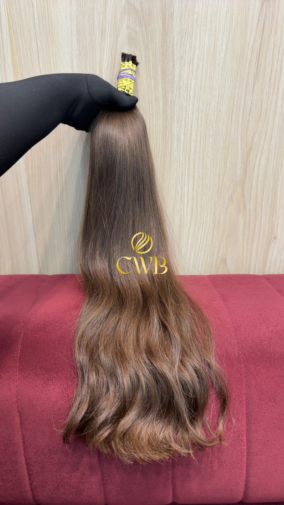 Textura do mega hair loiro médio ondulado natural CWB — peça única