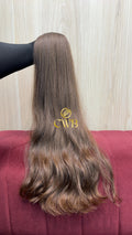 Cabelo humano natural loiro médio ondulado 63cm 140g — mega hair peça única CWB, vista de trás