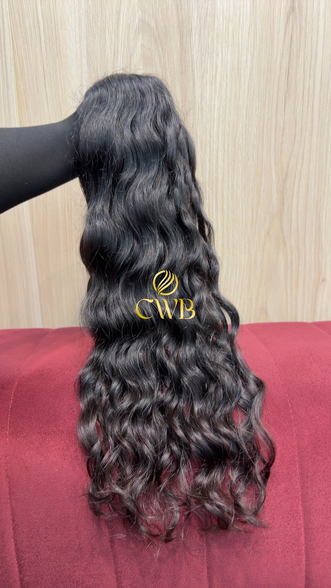 Cabelo castanho escuro 59cm sendo medido — 147g brasileiro do Sul