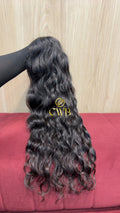 Cabelo humano natural castanho escuro ondulado 59cm 147g — mega hair peça única CWB, vista de trás
