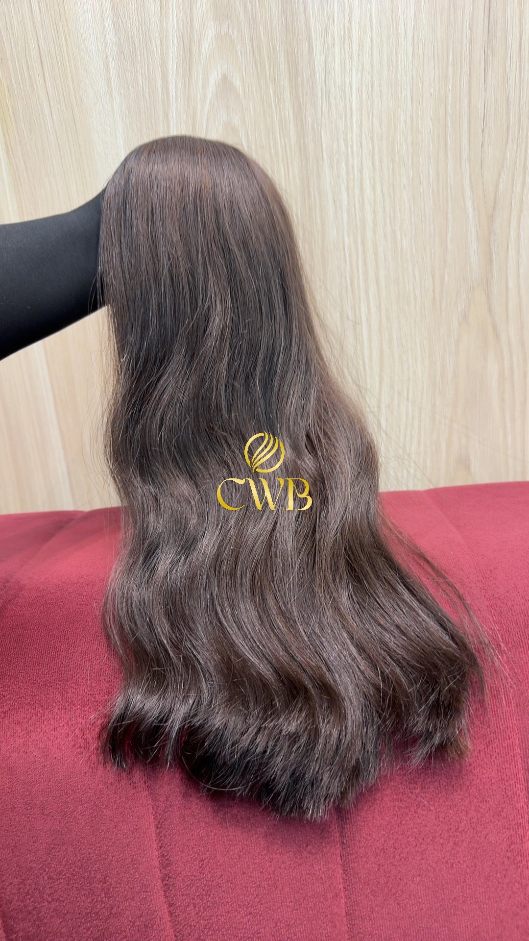 Cabelo humano natural castanho claro ondulado 50cm 167g — mega hair peça única CWB, vista de trás